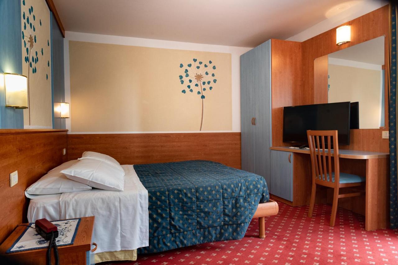 Hotel Londra Slow Living Molveno Ngoại thất bức ảnh