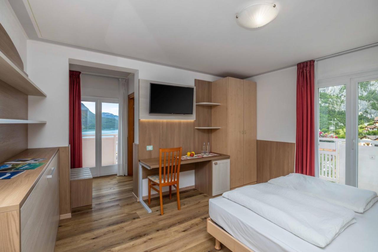Hotel Londra Slow Living Molveno Ngoại thất bức ảnh